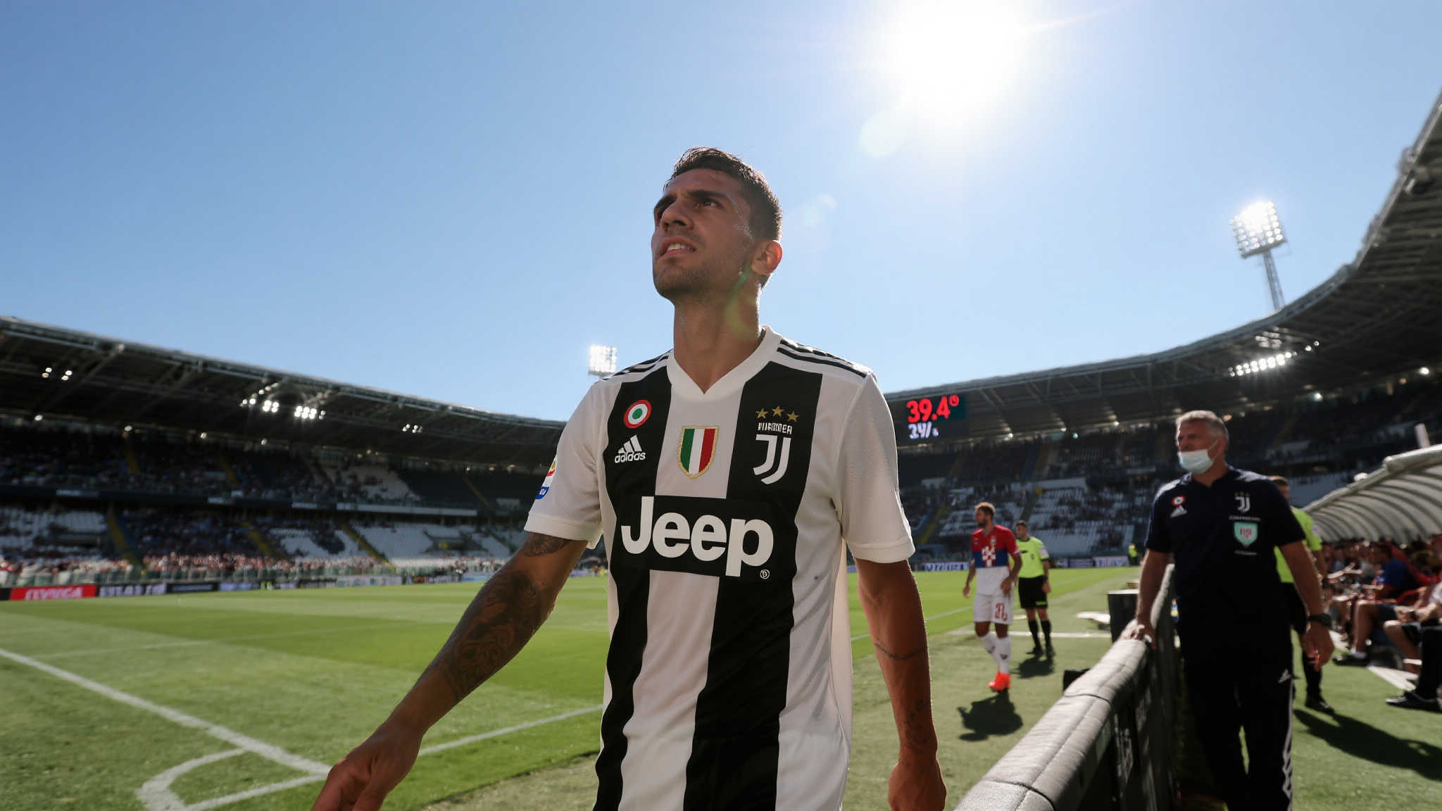 尤文对阵维达德,酷暑中午开球,当地红色高温预警39.4℃ 尤文对阵维达德,酷暑中午开球,当地红色高温预警39.4℃